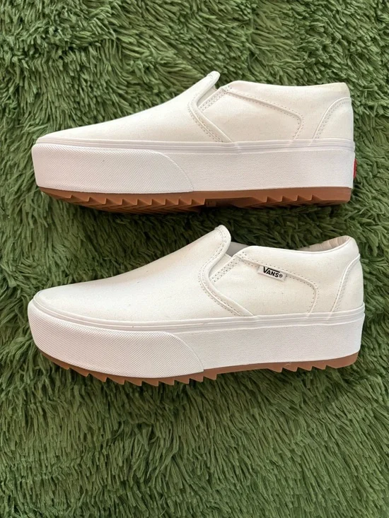 Vans Women's White Platform Slip-On Sneakers with Gum Sole - Picture 1 of 6